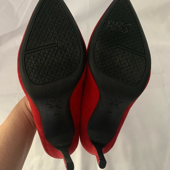 NWOT Nine West Classes Red Suede Pumps - Picture 7 of 8